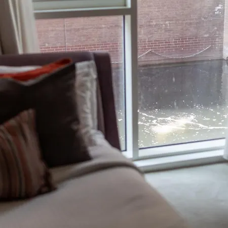 Stylish 2-Br Ground Floor Apt In Chelsea
